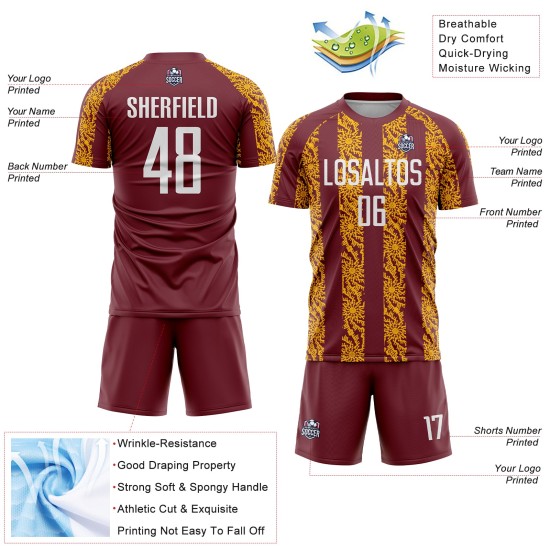 Uniforme de fútbol personalizado con sublimación, blanco, dorado y burdeos, abstracto.